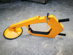 Penjepit Roda Parkir